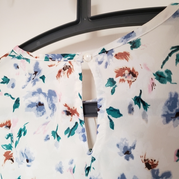 Floral Sophon Blouse - Picture 5 of 5